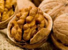 Look younger with use of Walnuts and prevent aging